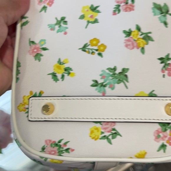 MOSCHINO 🧸
Teddy Bear Bucket Bag - Picture 11 of 15